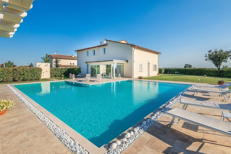 Building Exterior, Garden, Outdoor, Pool