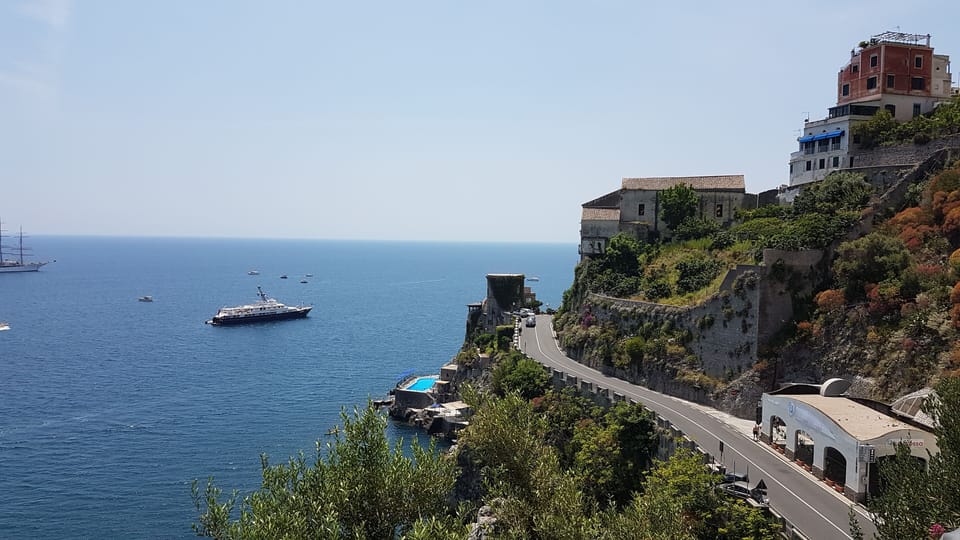 Luna Rossa Public Parking