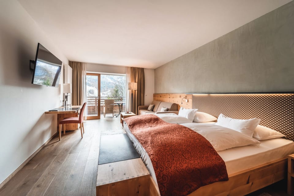 Deluxe Double Room, Balcony | In-room safe, desk, free WiFi