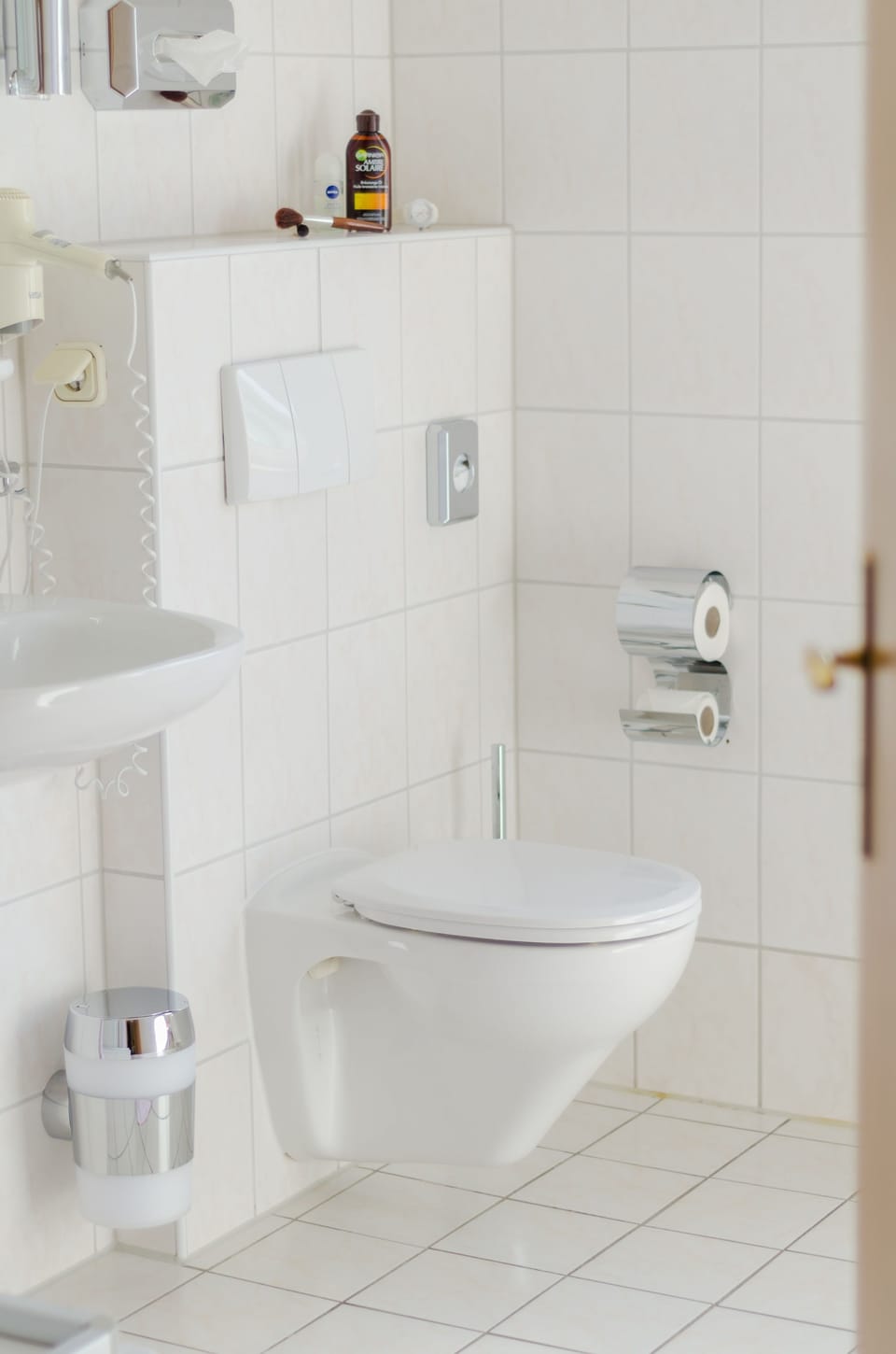 Double Room (Loft) | Bathroom | Shower, free toiletries, hair dryer, towels