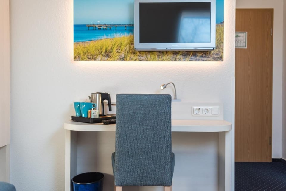 In-room safe, desk, cribs (surcharge), WiFi (free)