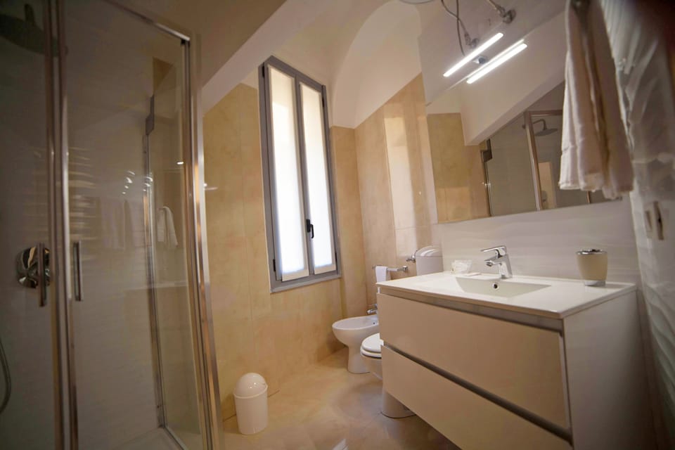 Standard Double Room (Blue 1) | Bathroom | Shower, free toiletries, hair dryer, bidet