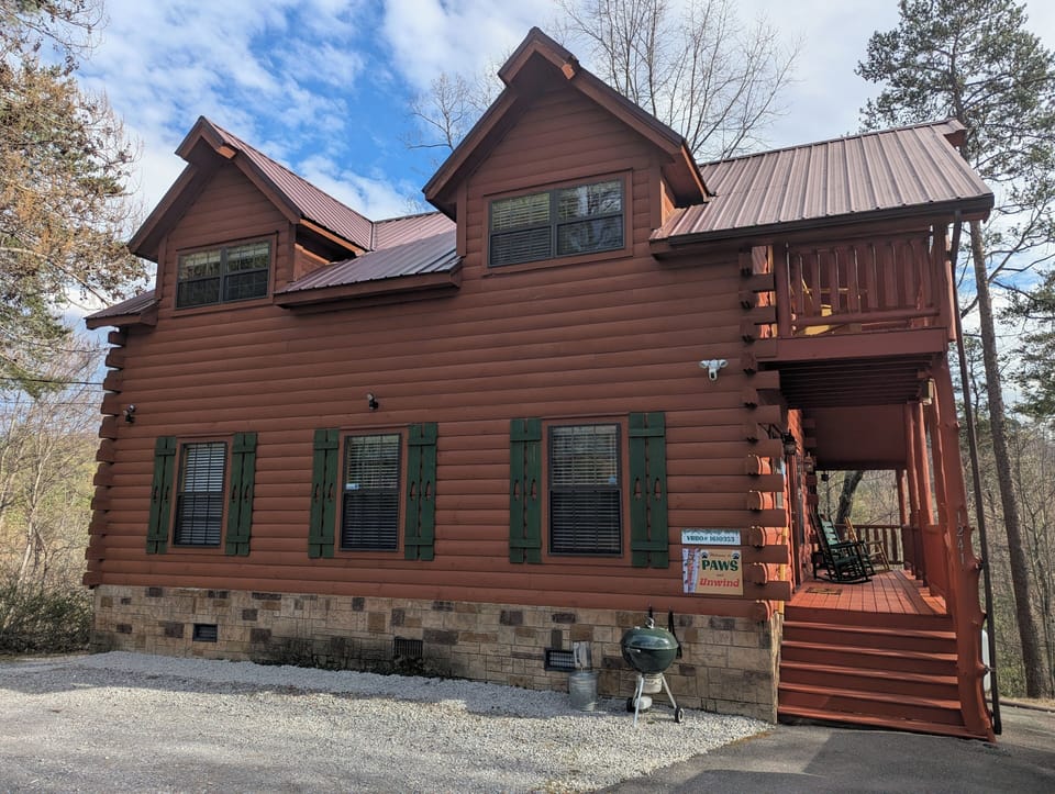 Cabin entrance with plenty of level parking!