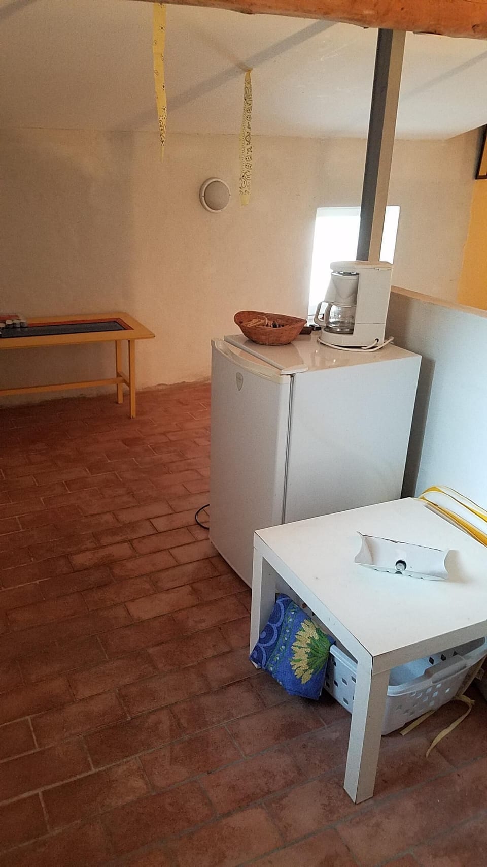 Small fridge to keep your white wine cold on top level