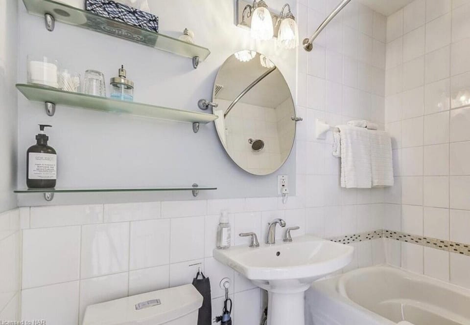 Forget me not | Bathroom | Shower, hair dryer, bathrobes