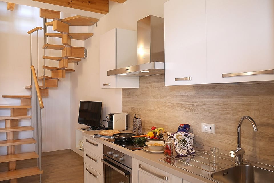 Duplex | Private kitchen | Fridge, microwave, stovetop, dishwasher