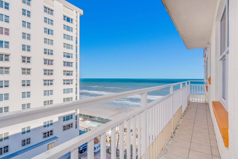Private, 8th Floor Ocean View Balcony