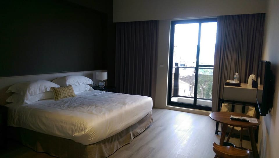 Senior Double Room | 1 bedroom, free minibar, in-room safe, blackout drapes