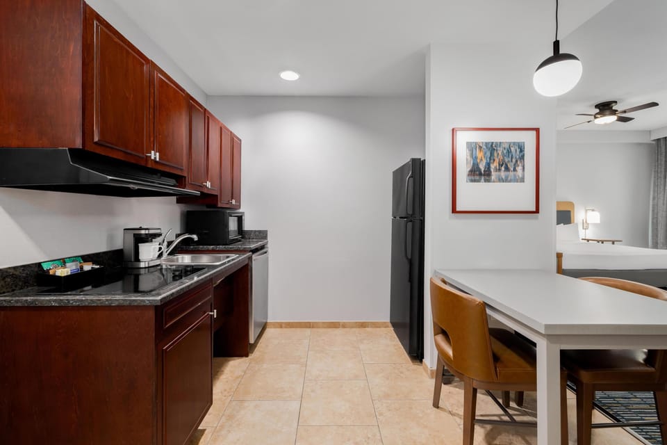 Studio, Accessible, Non Smoking | Private kitchen | Fridge, microwave, stovetop, dishwasher