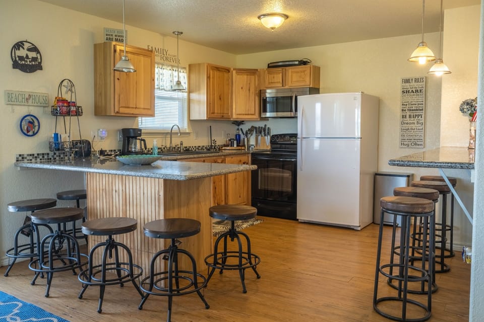 Kitchen offers plenty of space for all the cooks in the family