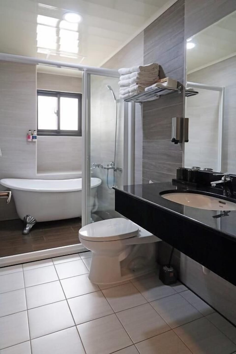 Family Room | Bathroom | Hair dryer, slippers, towels, shampoo