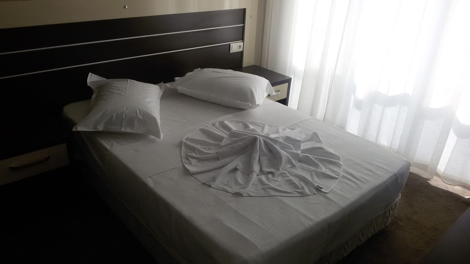 Standard Double Room | 1 bedroom, desk, soundproofing, free WiFi