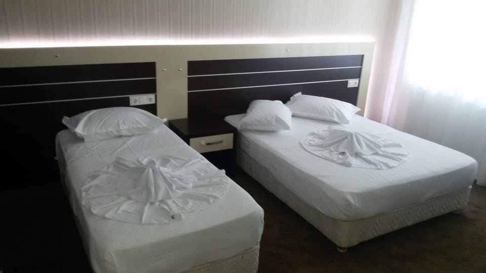 Standard Triple Room | 1 bedroom, desk, soundproofing, free WiFi