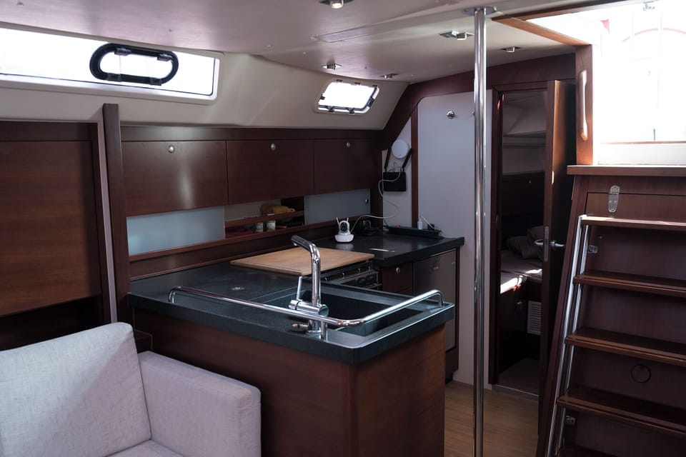Luxury Mobile Home, Patio, Marina View | Private kitchen