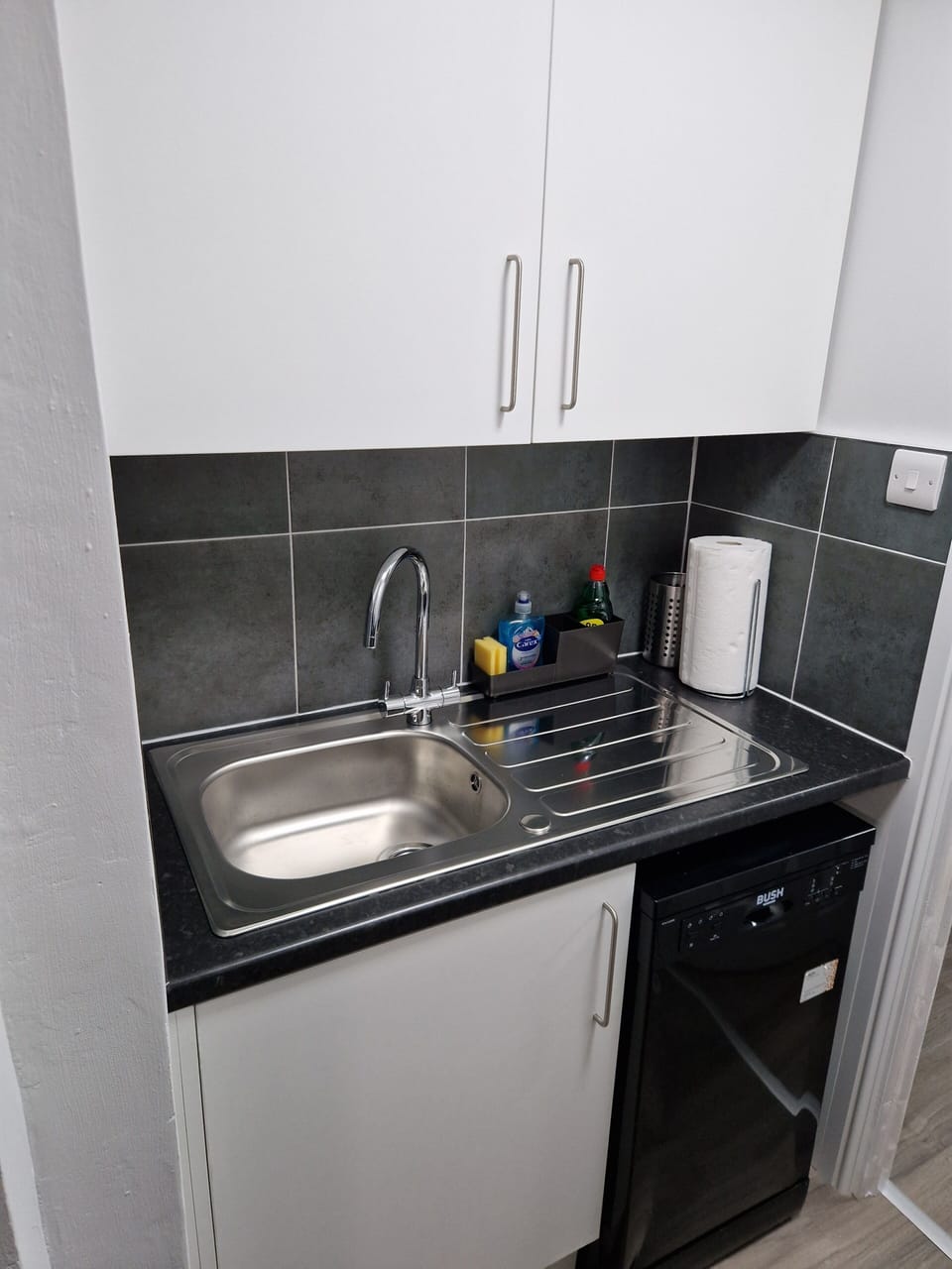 Apartment | Private kitchen | Fridge, microwave, oven, stovetop