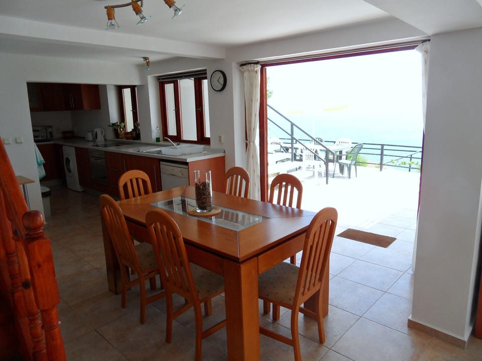 The light and airy open plan kitchen/dining area