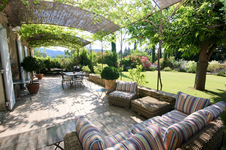 Terrace, perfect for relaxing and alfresco dining 