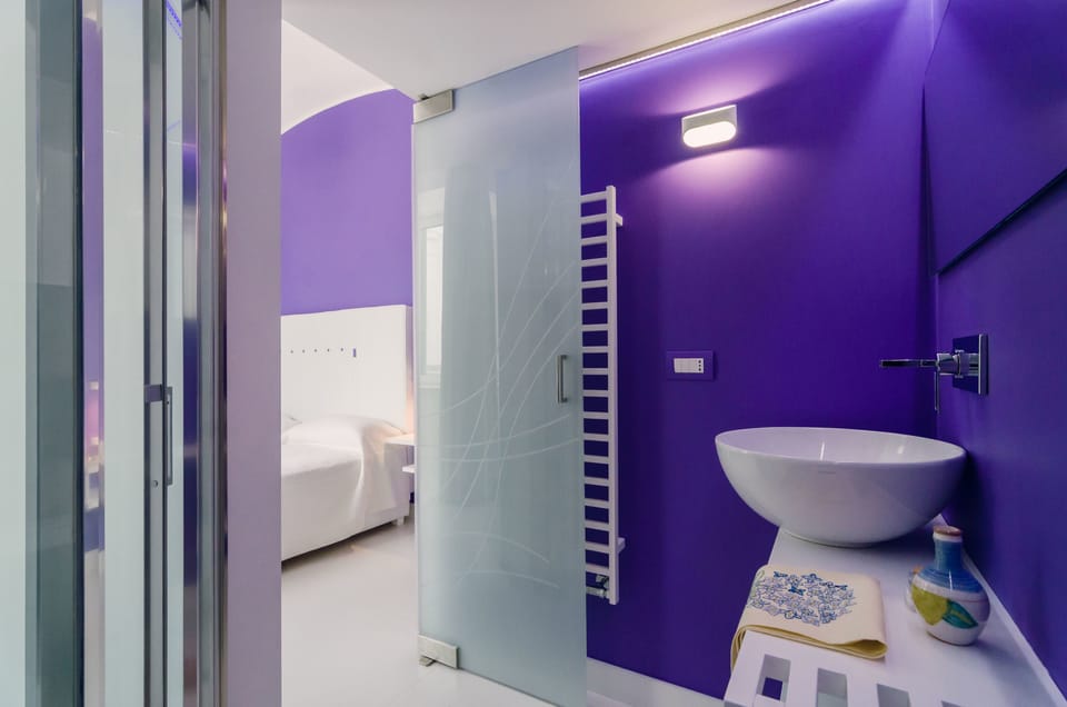 Deluxe Double or Twin Room | Individually decorated, individually furnished, desk, blackout drapes