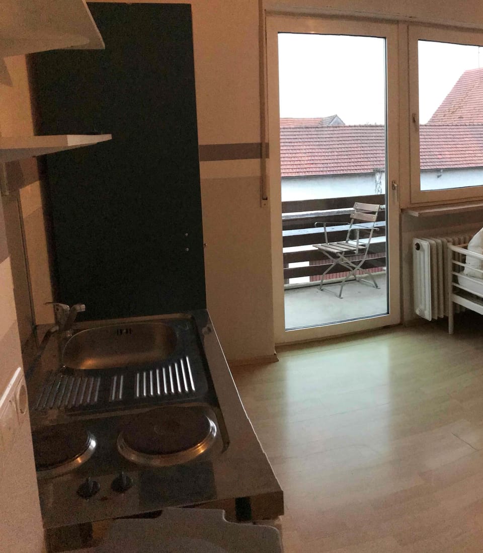 Basic Triple Room, Shared Bathroom | Private kitchen