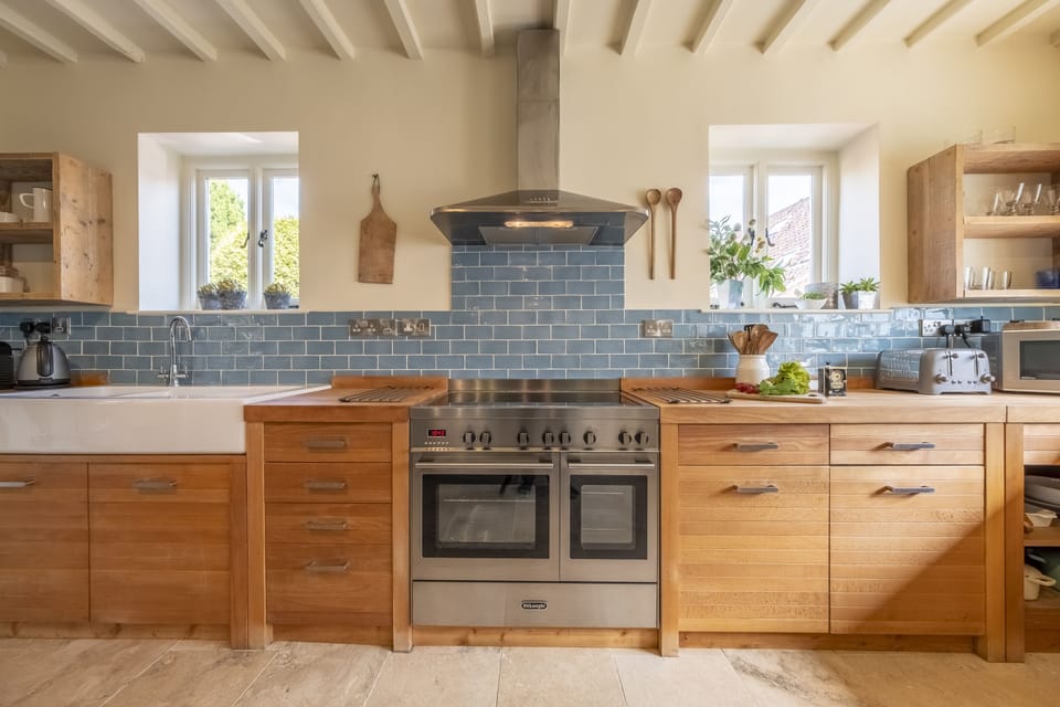 Ground floor: Well equipped kitchen