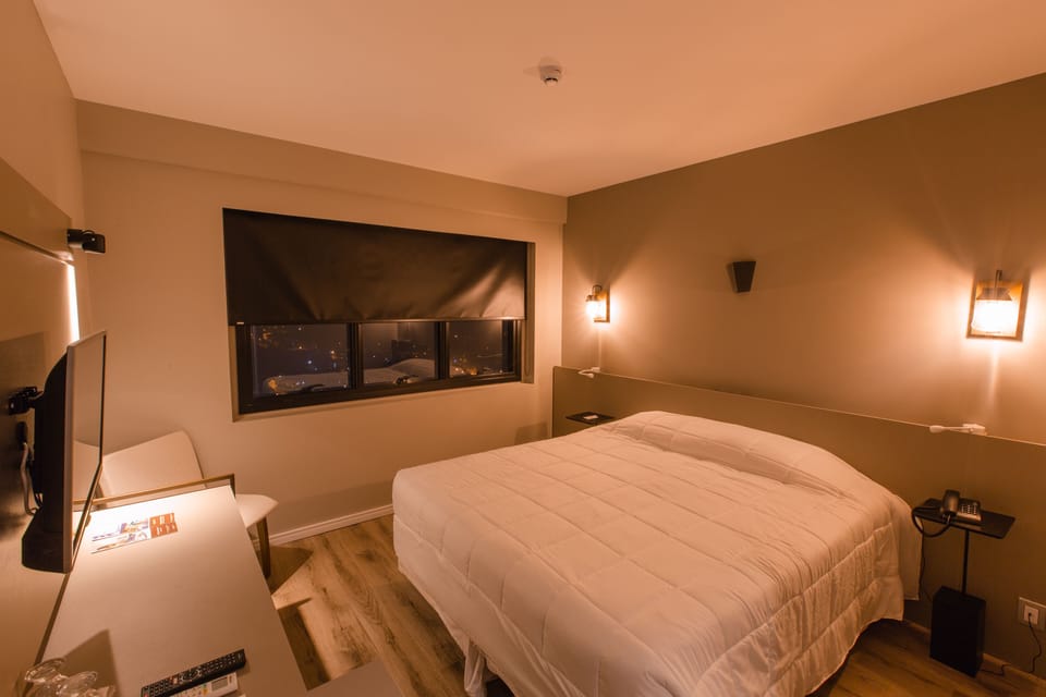 Luxury Room | 1 bedroom, in-room safe, desk, soundproofing