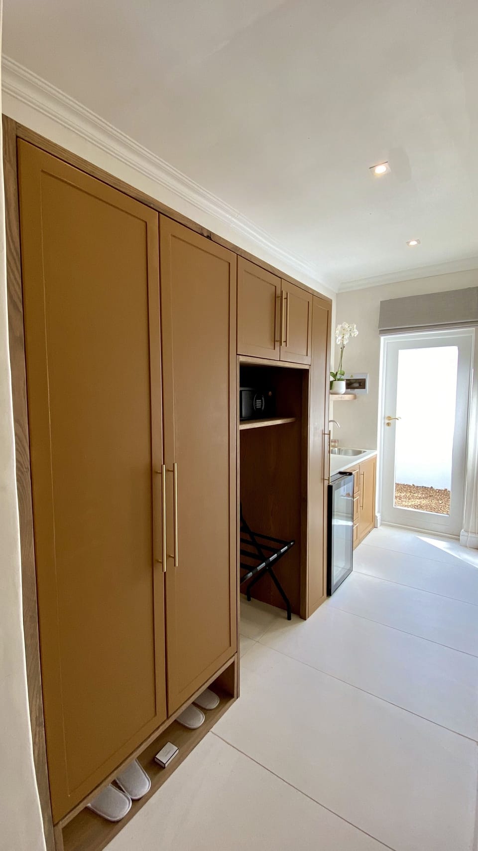 Deluxe Suite, Garden View | Private kitchenette | Espresso maker, electric kettle