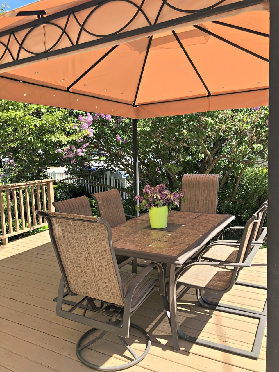 Outdoor dining