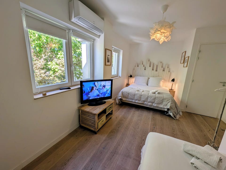 Junior Suite | Premium bedding, individually decorated, individually furnished, desk