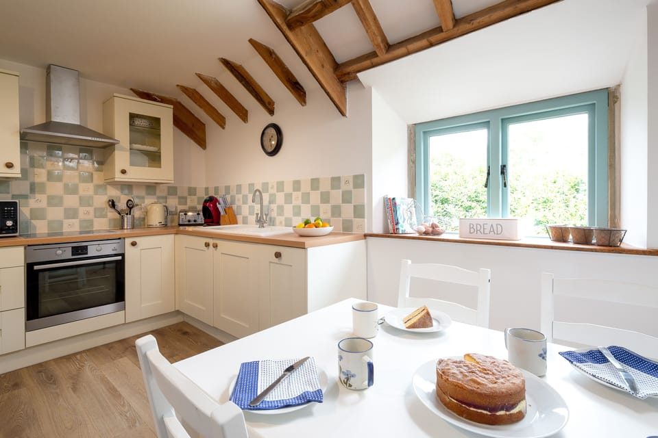 Well fitted kitchen and dining area