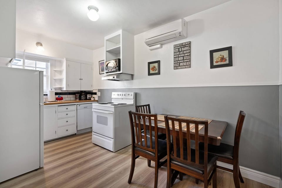 "Can't say enough, place was ideal for a couple. Central to everything, clean, comfy, all you'd want." - Daniel