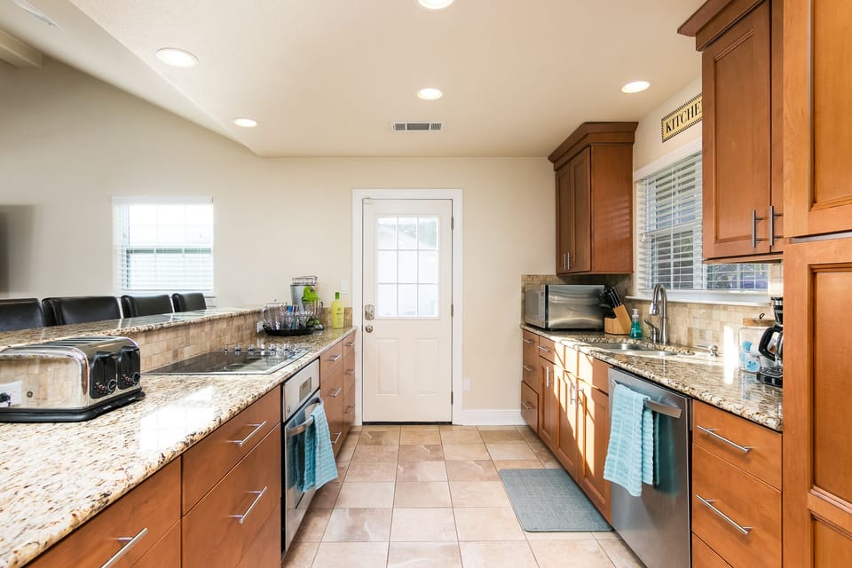 Fully stocked kitchen with all your cooking needs!