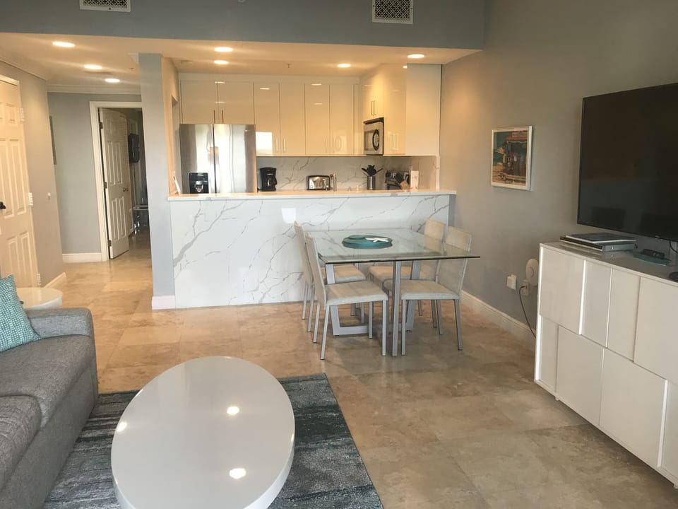 Dining area  off kitchen bar.