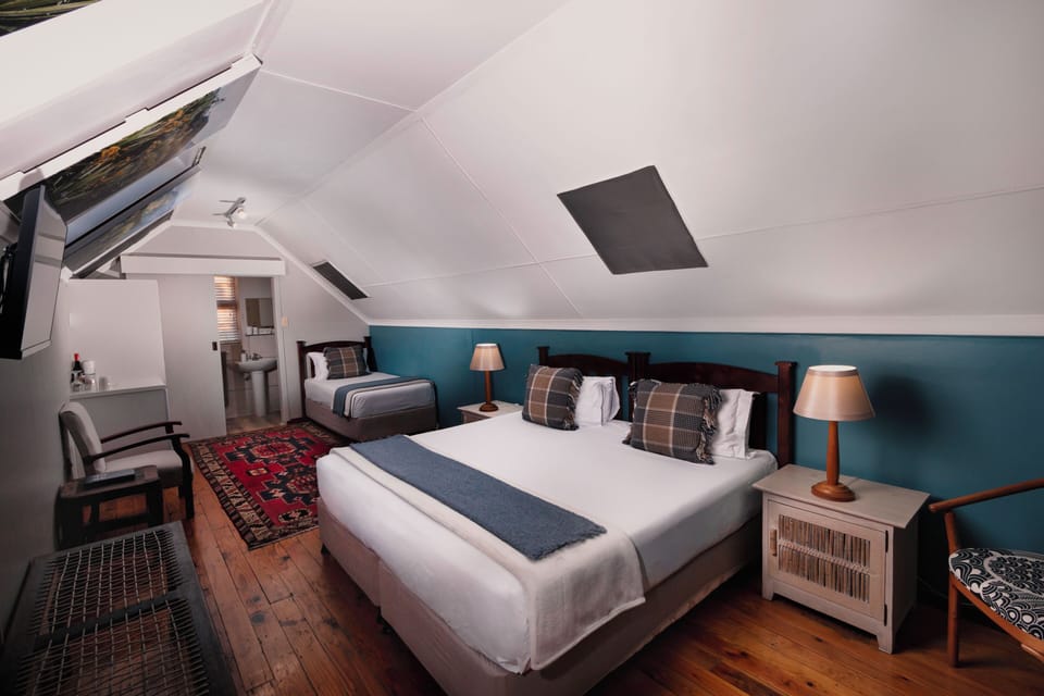 Loft | Premium bedding, in-room safe, individually furnished