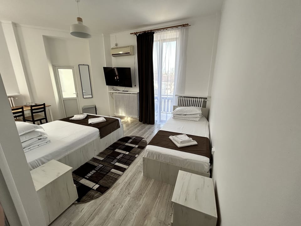 Economy Triple Room | Soundproofing, free WiFi, wheelchair access