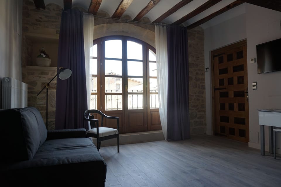 Comfort Apartment, 2 Bedrooms | Living area | TV