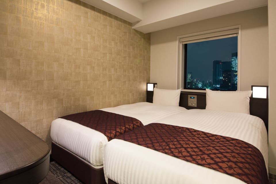 Smart Twin 2 Single Bed, Non Smoking | Premium bedding, down comforters, in-room safe, desk