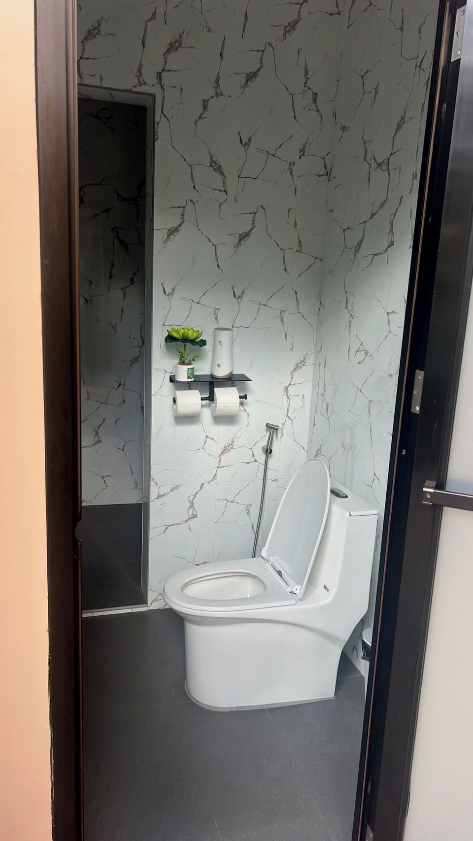 Standard Double Room | Bathroom | Toilet paper
