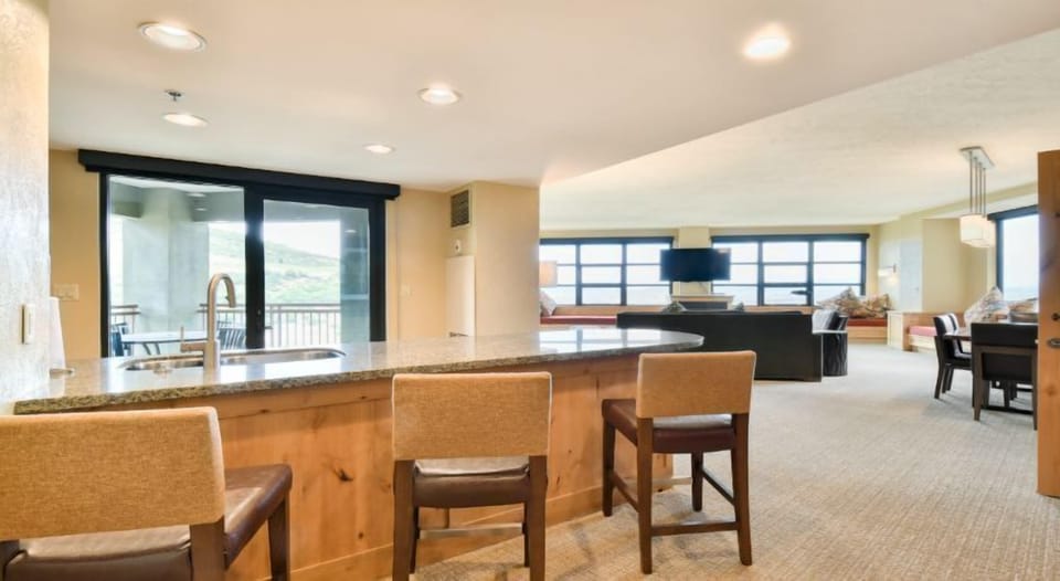 Pull up a chair at this breakfast bar. 
