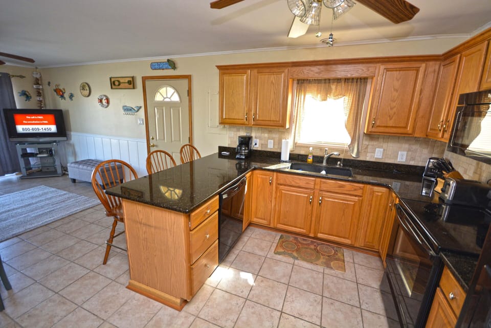 Full-Size Kitchen
