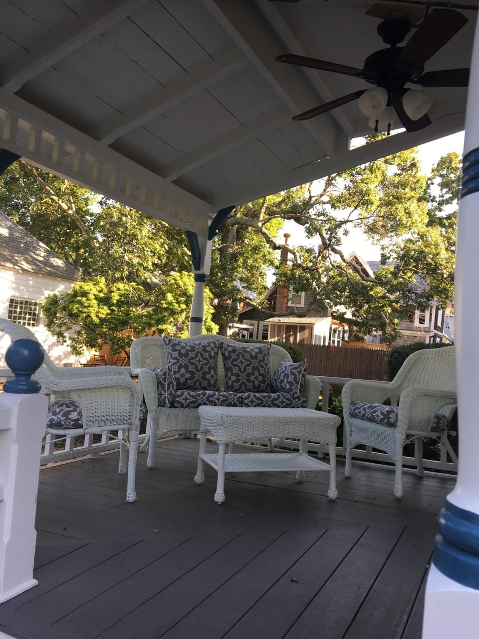 Front porch nook with ceiling fan