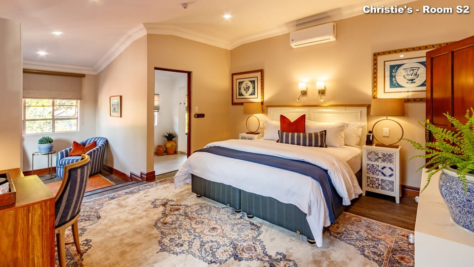 Luxury Room, 1 King Bed | Premium bedding, pillowtop beds, minibar, in-room safe