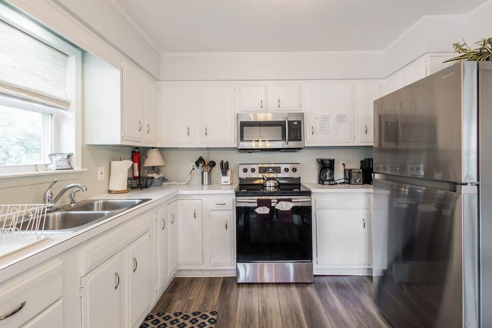 Unit A Kitchen , sorry but no dishwasher