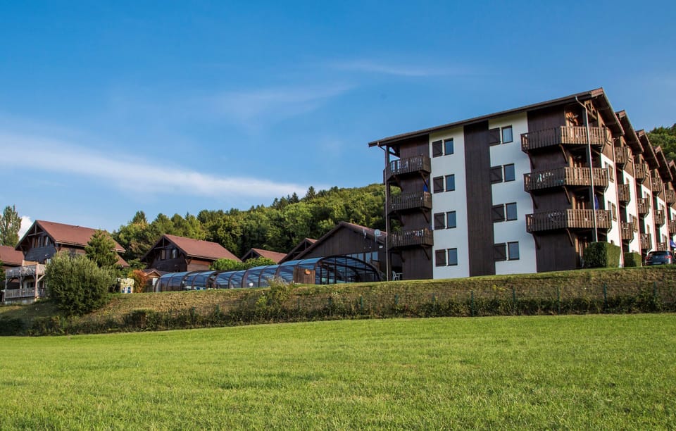 You will love to enjoy a relaxing vacation at this prime destination!