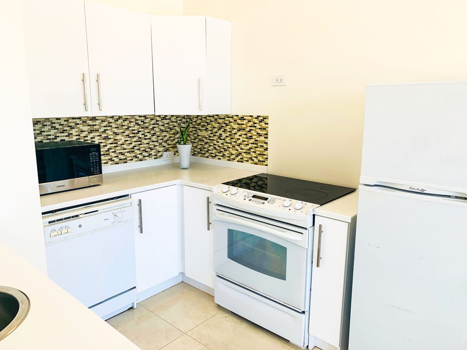 Fully equipped kitchen with all appliances. 