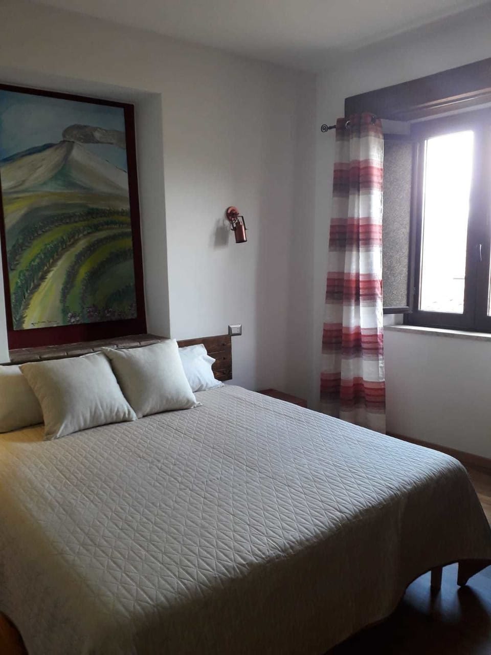 Comfort Double Room, Mountain View | Minibar, in-room safe, desk, blackout drapes