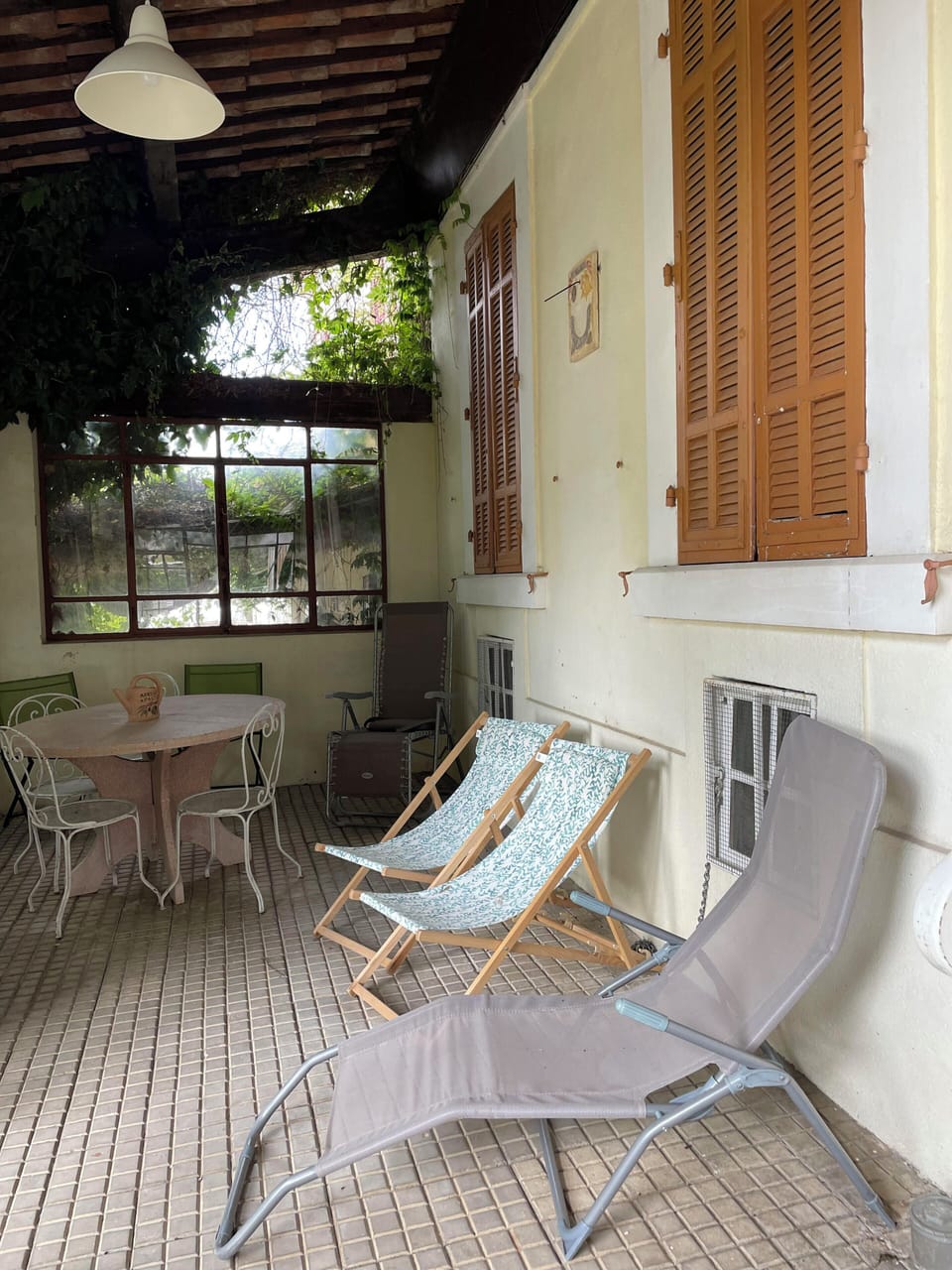 Outdoor dining