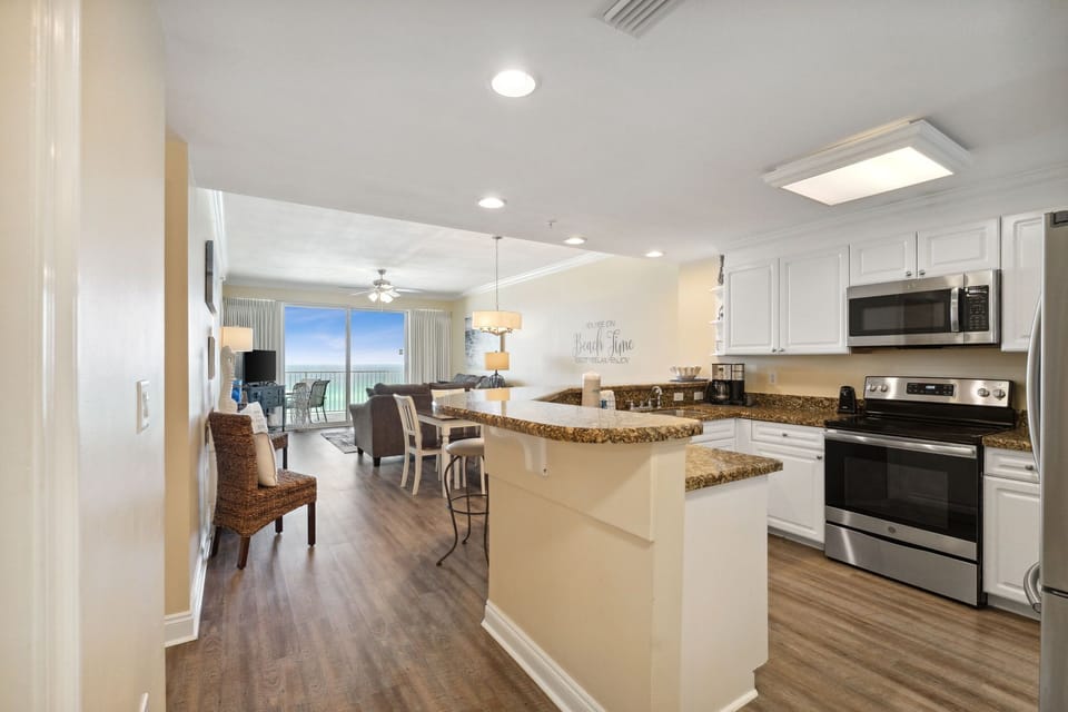 Full Sized Kitchen