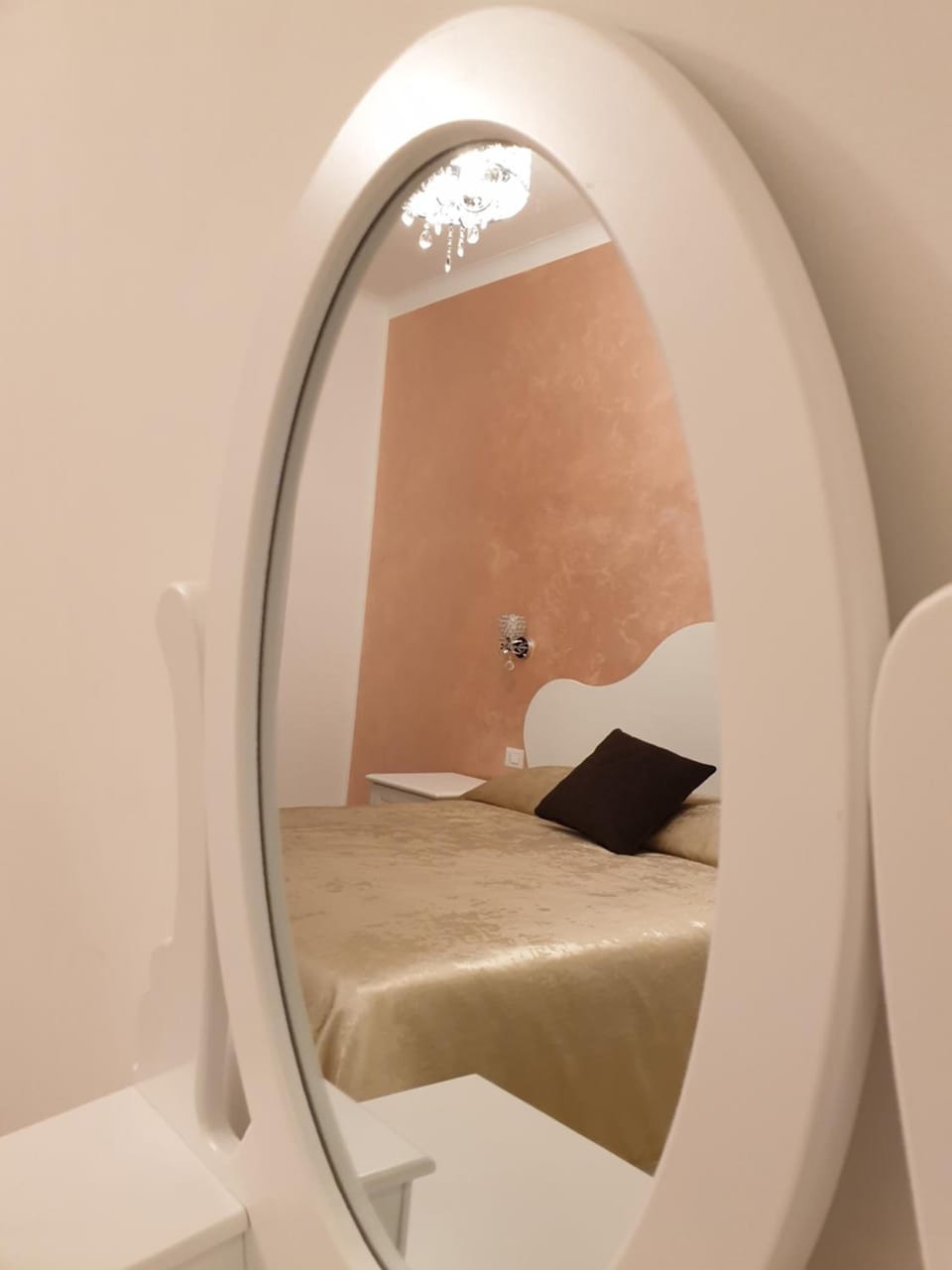 Frette Italian sheets, premium bedding, down comforters, pillowtop beds
