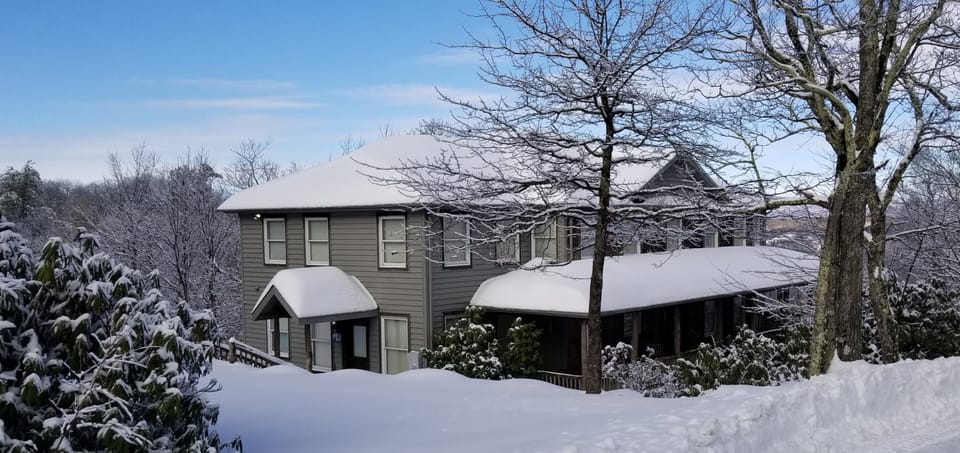 Winter snow at Whispering Hills. 