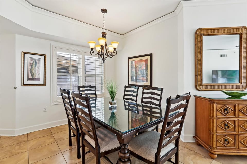 Dining Table with Seating for Six at 5406 Hampton Place